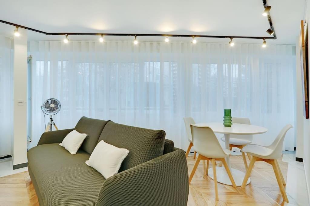 Appartement Cosy Pour 4 A La Villette - Париж Екстериор снимка